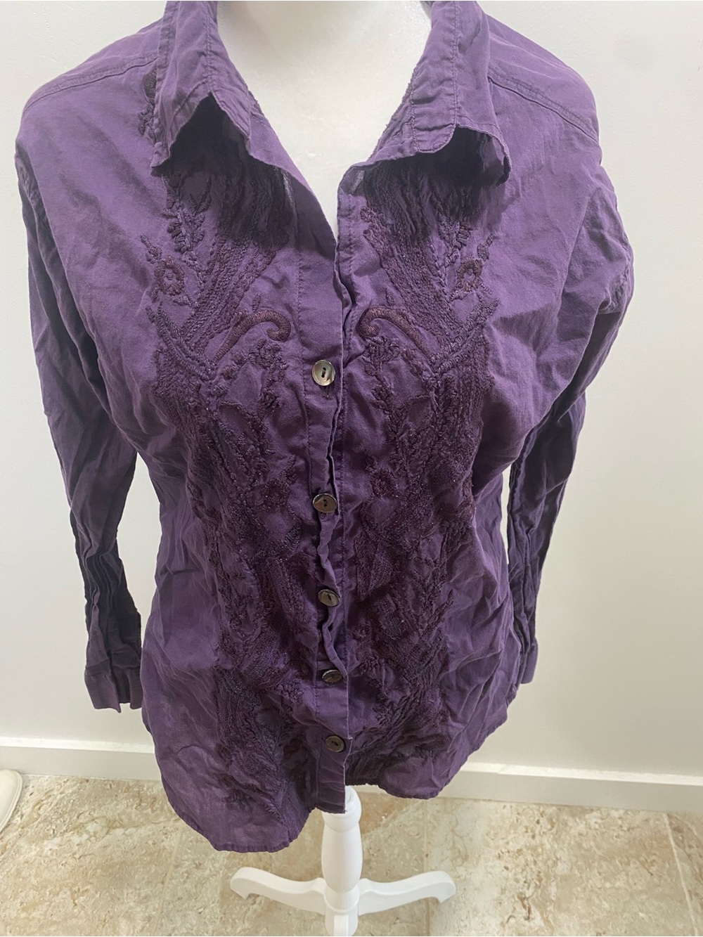 Cotton blouse embroidery